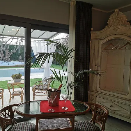 Villa Minisuite 30 Mq 2 Posti Con Piscina In Castelbaldo