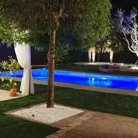 Minisuite 30 Mq 2 Posti Con Piscina In
